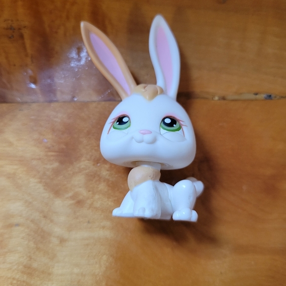 Littlest Pet Shop LPS #322 Bunny Rabbit White Tan Green Eyes 2006 - Picture 6 of 10